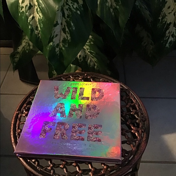 Color Story Wild and Free  Eyeshadow Palette - Picture 2 of 5